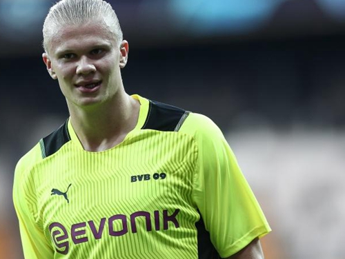 特尔施特根社媒晒恢复训练照片：很高兴归队