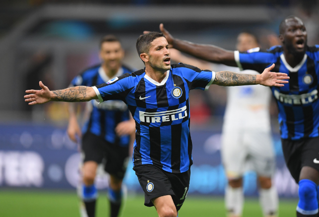 欧冠半场：杜兰、多尔贝格破门，卡拉巴克1-1阿贾克斯