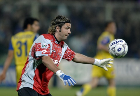 乏力！西汉姆联自21年3月战曼联以来，首次英超半场无射门（低迷！西汉姆联自2021年3月对阵曼联后首次在英超半场零射门）